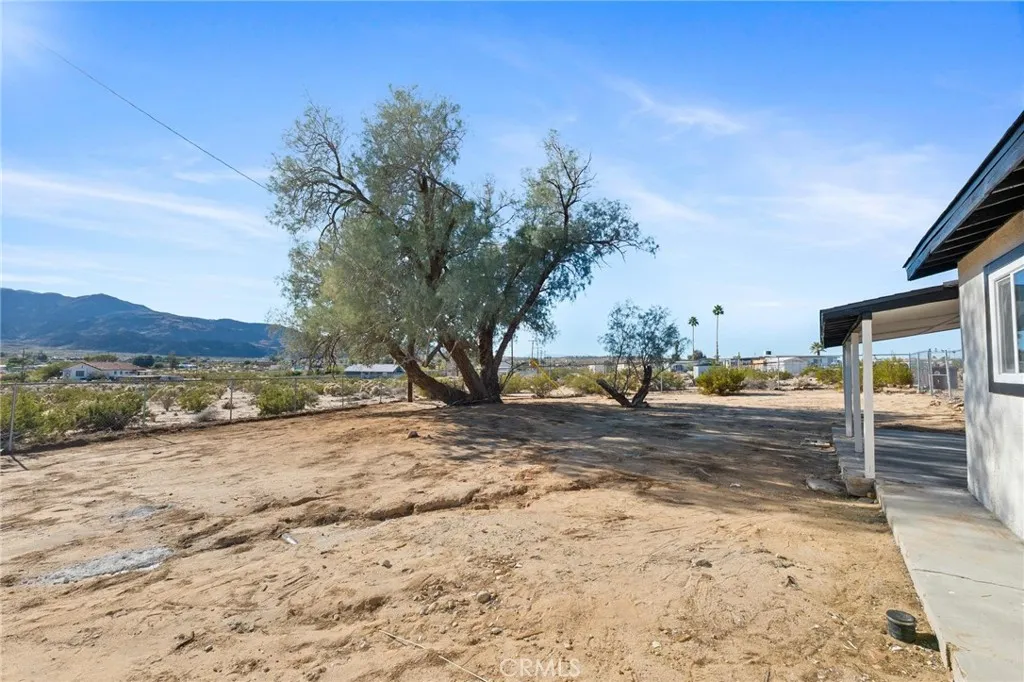 72555 Nicolson Dr, 29 Palms, California 92277 home-pic-26